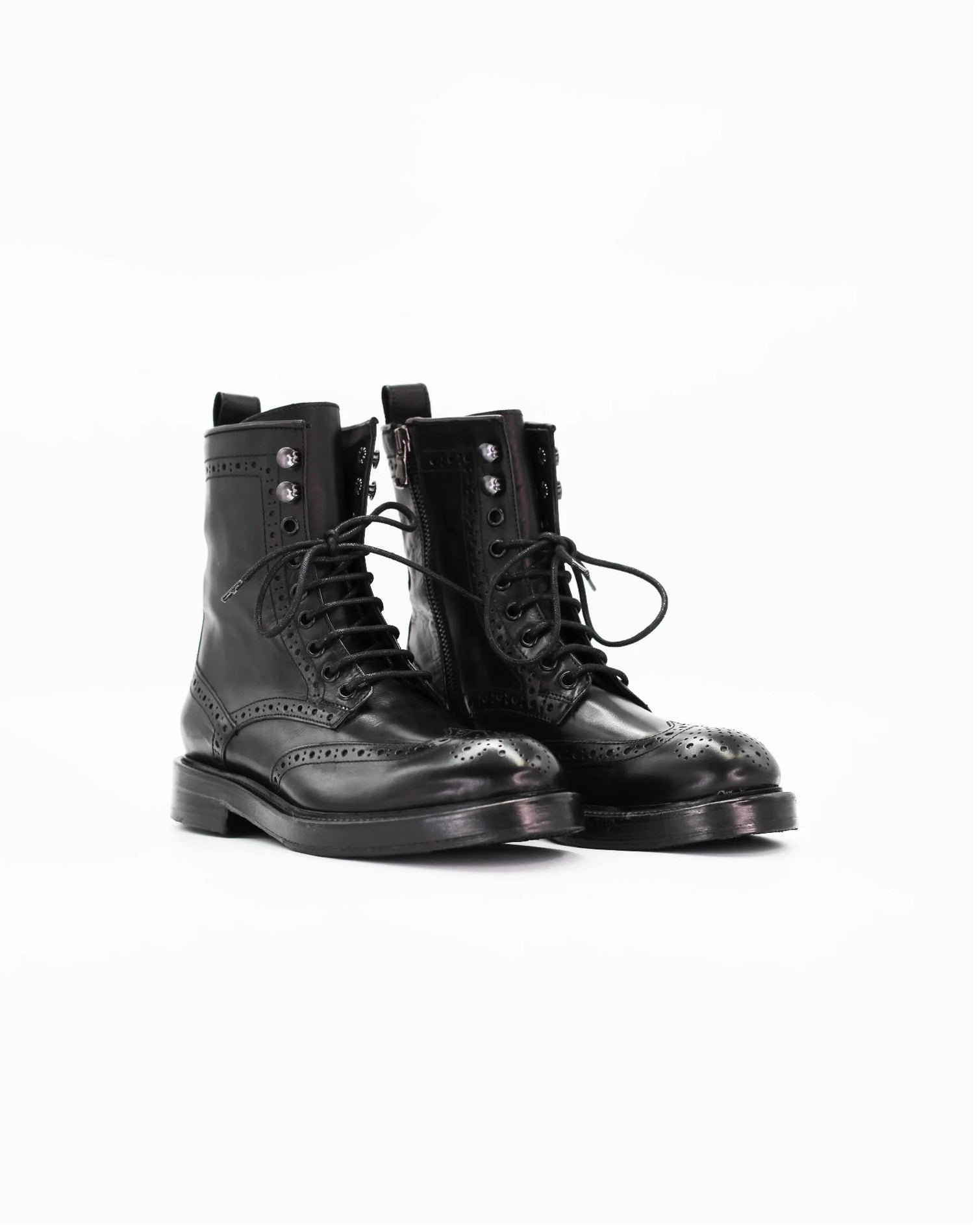 Shop women's brogue ankle boot in calf leather nero (JP35773/39) or browse our range of men's Italian clothing and shoes in leather in-store at Aliverti Cape Town, or shop online. We deliver in South Africa & offer multiple payment plans as well as accept multiple safe & secure payment methods.