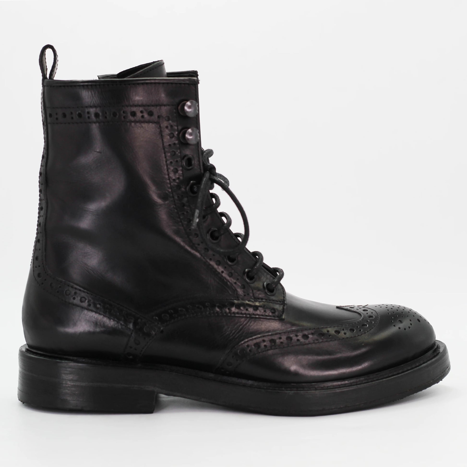 Shop women's brogue ankle boot in calf leather nero (JP35773/39) or browse our range of men's Italian clothing and shoes in leather in-store at Aliverti Cape Town, or shop online. We deliver in South Africa & offer multiple payment plans as well as accept multiple safe & secure payment methods.