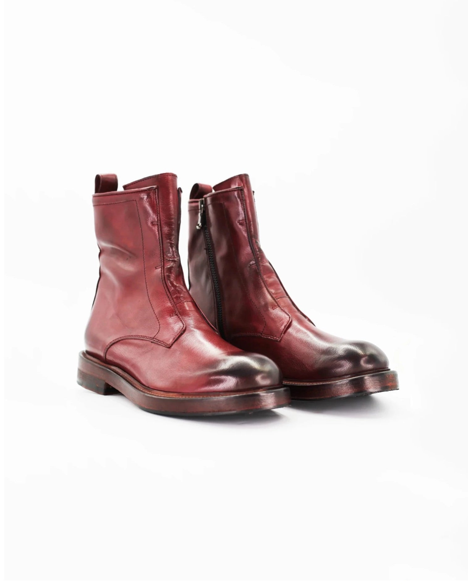 Shop women's laceless boot in calf leather cordovan (JP35773/23) or browse our range of men's Italian clothing and shoes in leather in-store at Aliverti Cape Town, or shop online. We deliver in South Africa & offer multiple payment plans as well as accept multiple safe & secure payment methods.