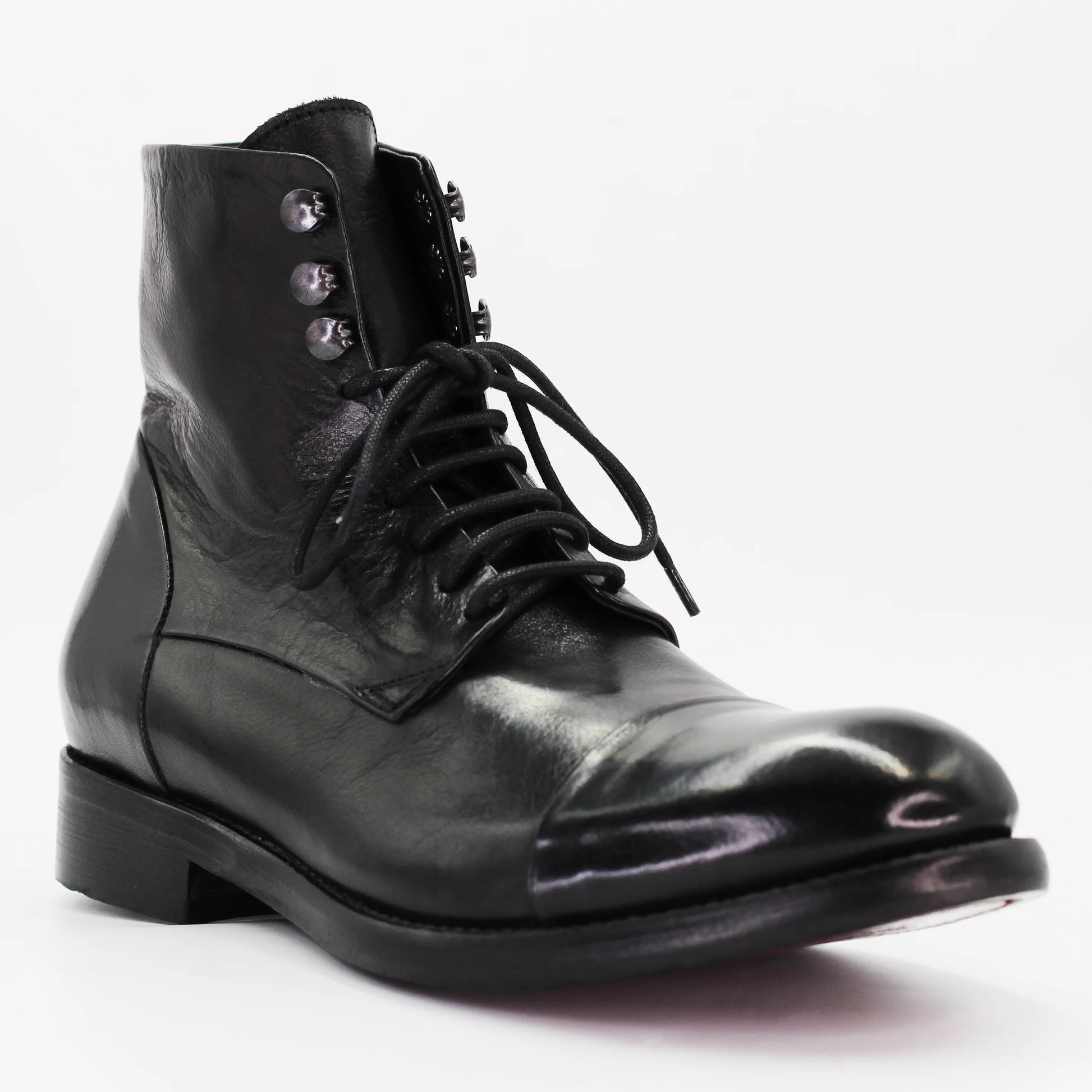 Shop Men's boot in calf leather nero (JPU36526/1) or browse our range of men's Italian clothing and shoes in leather in-store at Aliverti Cape Town, or shop online. We deliver in South Africa & offer multiple payment plans as well as accept multiple safe & secure payment methods.