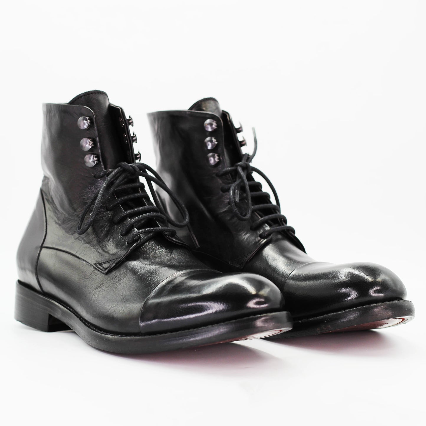 Shop Men's boot in calf leather nero (JPU36526/1) or browse our range of men's Italian clothing and shoes in leather in-store at Aliverti Cape Town, or shop online. We deliver in South Africa & offer multiple payment plans as well as accept multiple safe & secure payment methods.