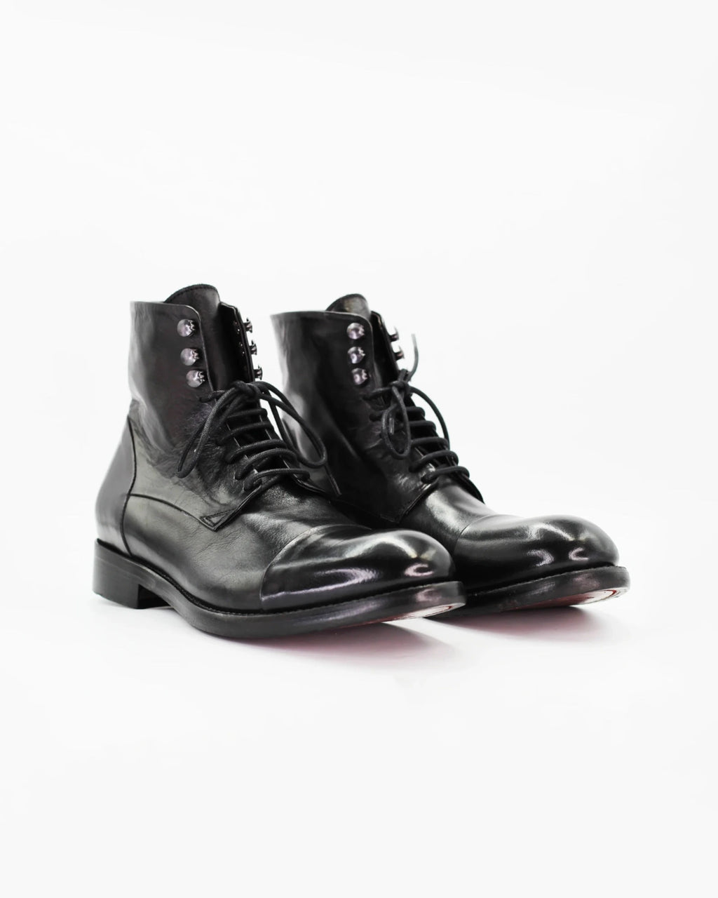 Shop Men's boot in calf leather nero (JPU36526/1) or browse our range of men's Italian clothing and shoes in leather in-store at Aliverti Cape Town, or shop online. We deliver in South Africa & offer multiple payment plans as well as accept multiple safe & secure payment methods.