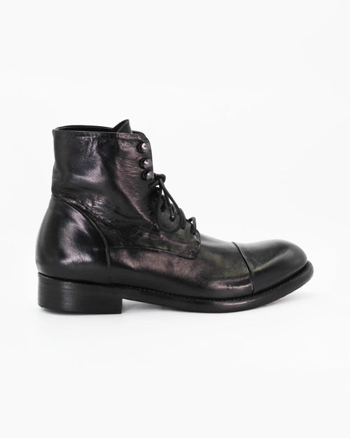 Shop Men's boot in calf leather nero (JPU36526/1) or browse our range of men's Italian clothing and shoes in leather in-store at Aliverti Cape Town, or shop online. We deliver in South Africa & offer multiple payment plans as well as accept multiple safe & secure payment methods.
