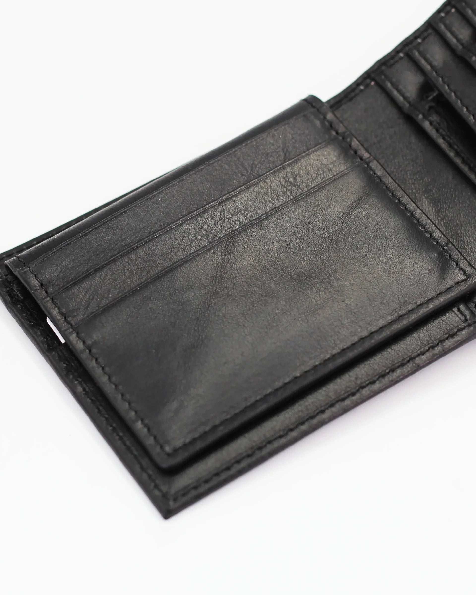 Shop our Italian-made Men's Cuoieria Fiorentina Italian leather wallet in nero (P000000012735) or browse our range of Italian wallets and purses for men & women in-store at Aliverti Cape Town, or shop online. 

We deliver in South Africa & offer multiple payment plans as well as accept multiple safe & secure payment methods.