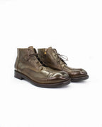 Shop Handmade Italian Leather Boot in Militare Green (JPU36526/9) or browse our range of hand-made Italian boots for men in leather or suede in-store at Aliverti Cape Town, or shop online. We deliver in South Africa & offer multiple payment plans as well as accept multiple safe & secure payment methods.