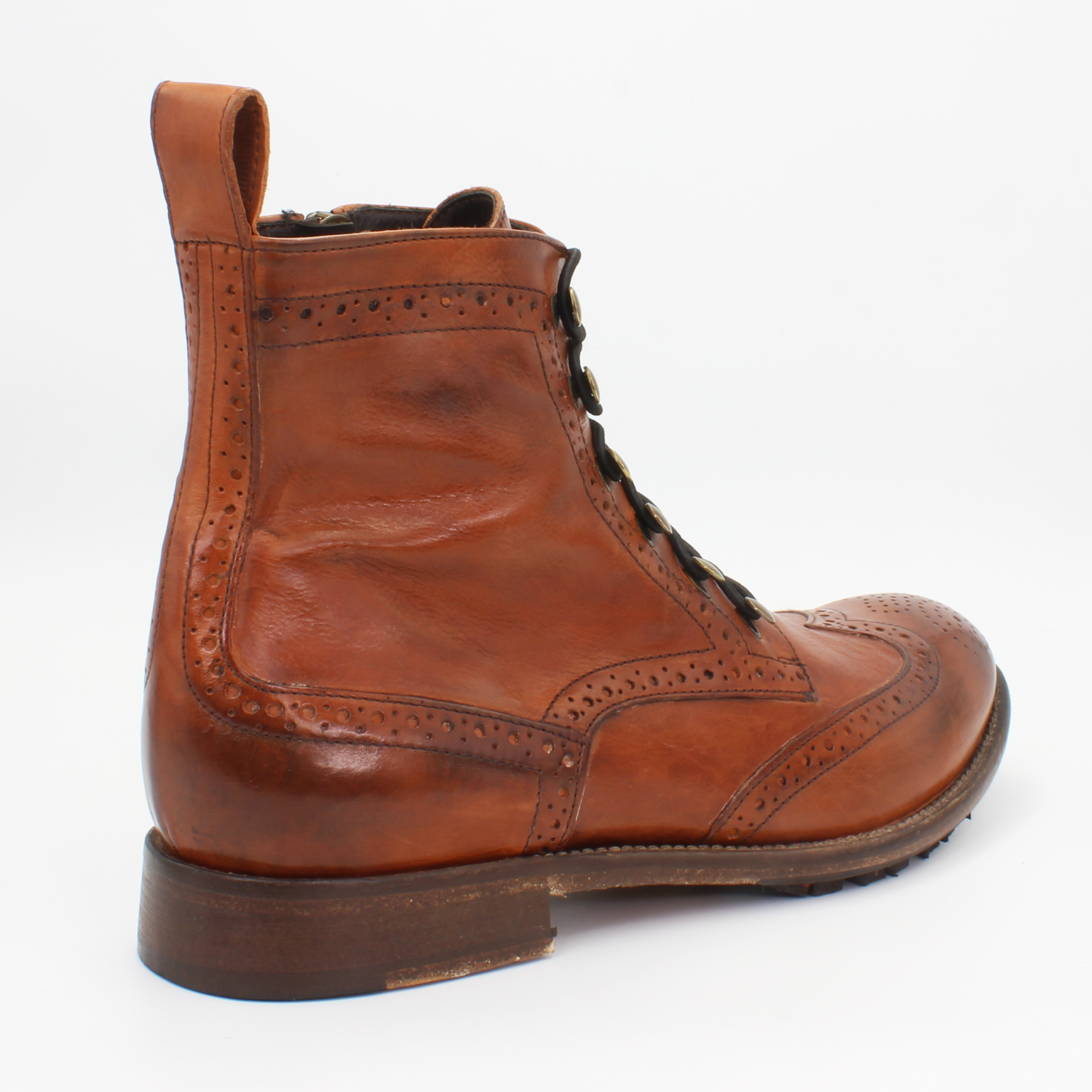 Shop Handmade Italian Leather Brogue Boot in Cuoio Tan (JP38767/11) or browse our range of hand-made Italian boots for men in leather or suede in-store at Aliverti Cape Town, or shop online. We deliver in South Africa & offer multiple payment plans as well as accept multiple safe & secure payment methods.