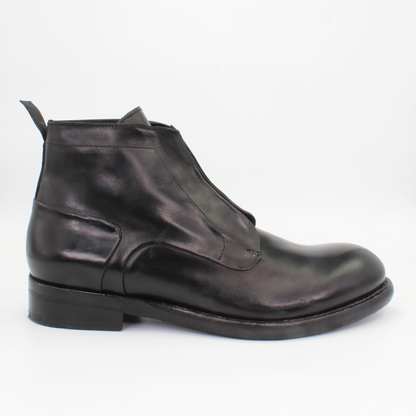 Shop Handmade Italian Leather Boot in Nero Black (JP36526/32) or browse our range of hand-made Italian boots for men in leather or suede in-store at Aliverti Cape Town, or shop online. We deliver in South Africa & offer multiple payment plans as well as accept multiple safe & secure payment methods.