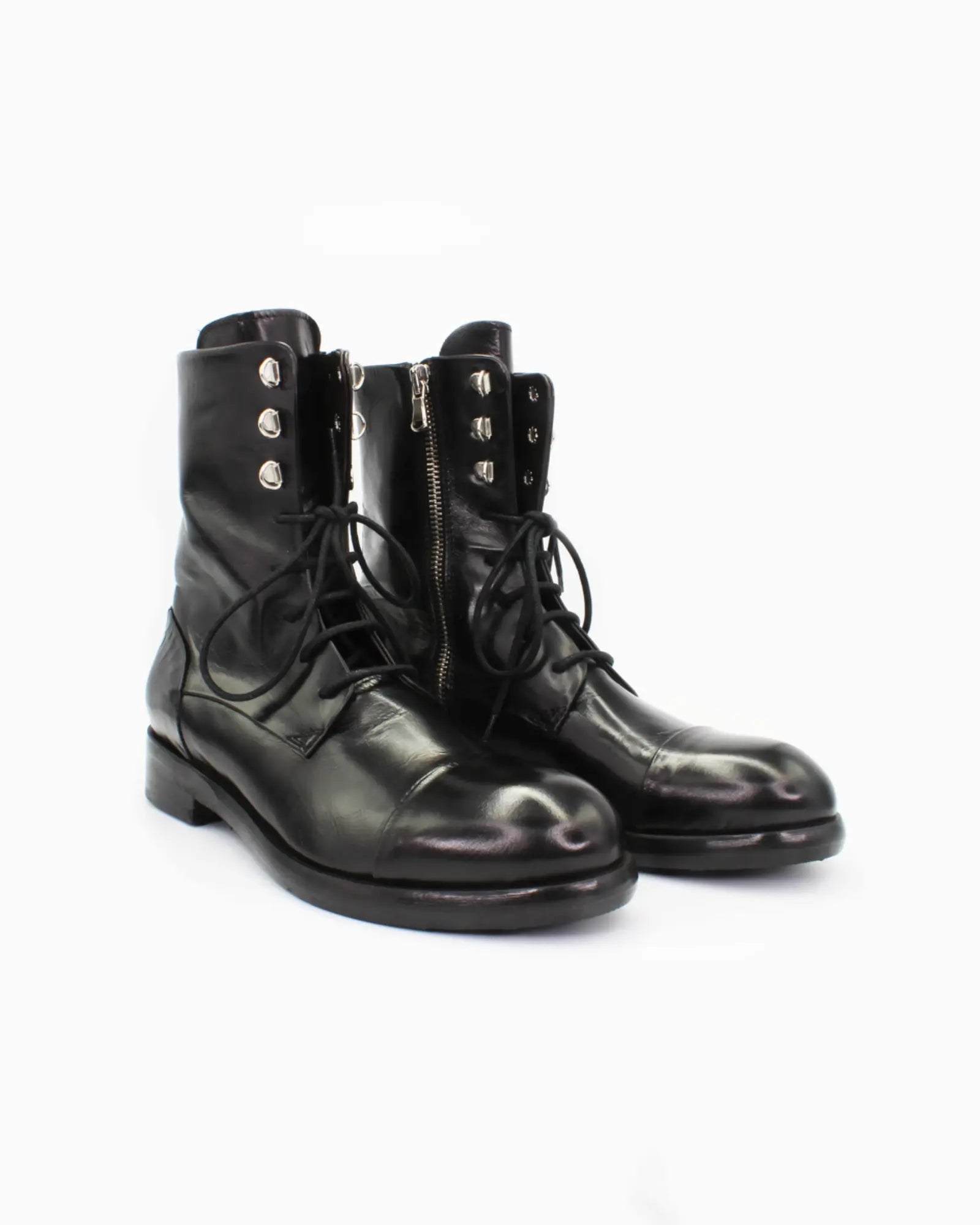 Shop Handmade Italian Leather Lace-up Ankle Boot in Nero Black (JPD35773/1) or browse our range of hand-made Italian boots in leather or suede in-store at Aliverti Cape Town, or shop online. We deliver in South Africa & offer multiple payment plans as well as accept multiple safe & secure payment methods.
