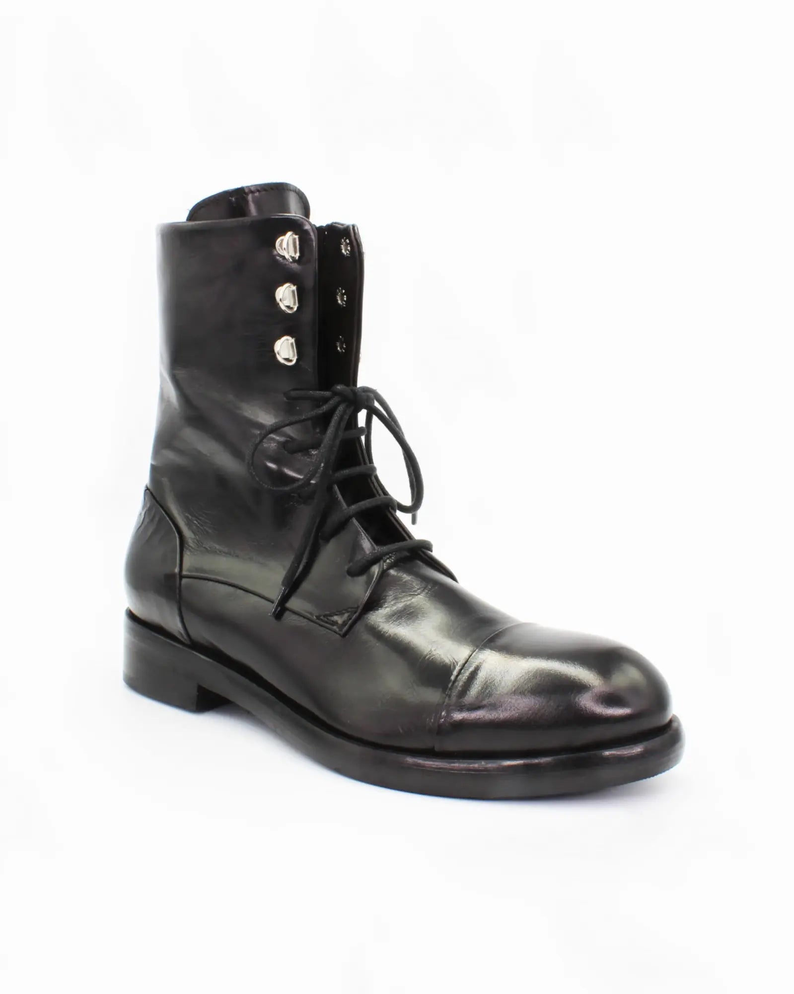 Shop Handmade Italian Leather Lace-up Ankle Boot in Nero Black (JPD35773/1) or browse our range of hand-made Italian boots in leather or suede in-store at Aliverti Cape Town, or shop online. We deliver in South Africa & offer multiple payment plans as well as accept multiple safe & secure payment methods.