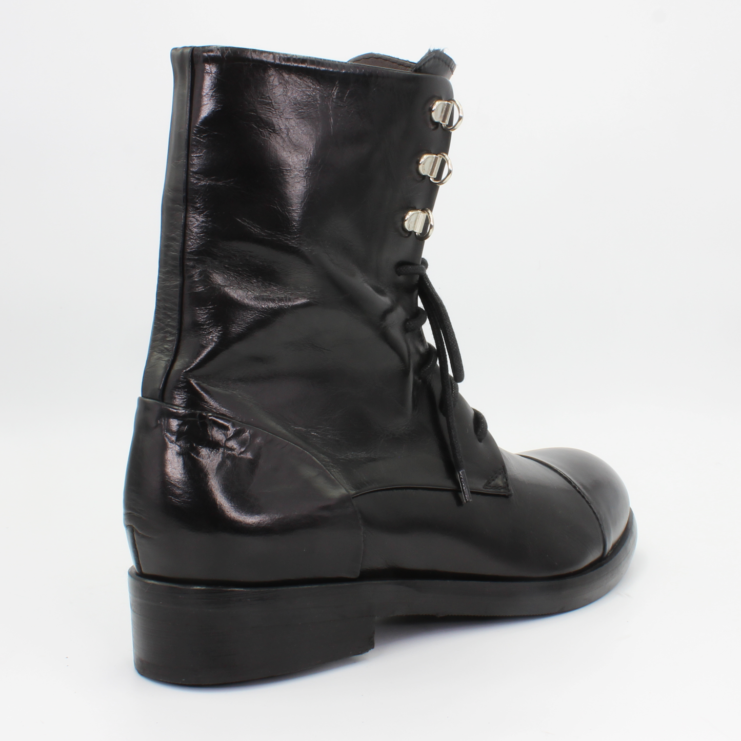 Shop Handmade Italian Leather Lace-up Ankle Boot in Nero Black (JP35773/1) or browse our range of hand-made Italian boots in leather or suede in-store at Aliverti Cape Town, or shop online. We deliver in South Africa & offer multiple payment plans as well as accept multiple safe & secure payment methods.