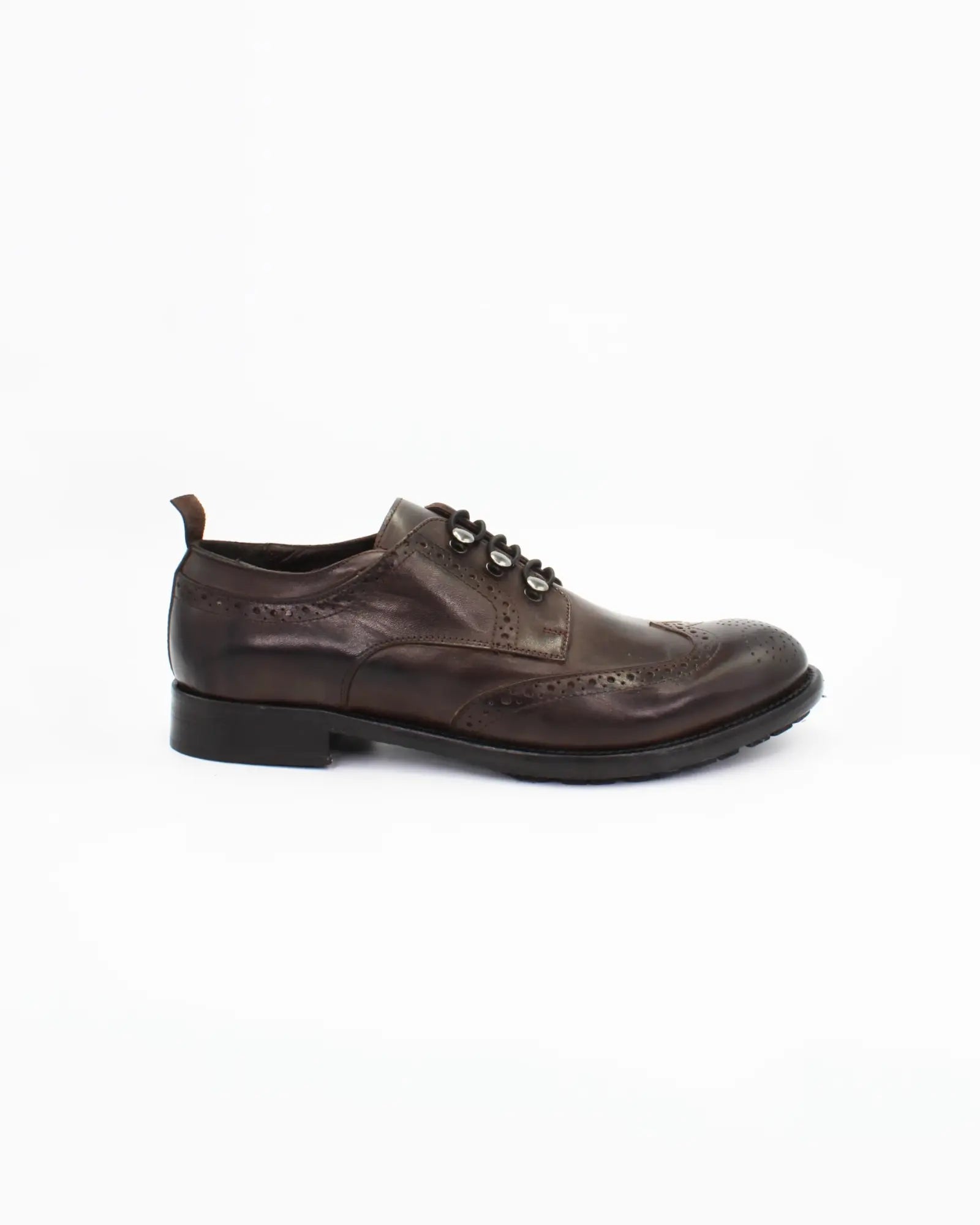 Shop Handmade Italian Leather Derby Brogue Testa Di Moro Brown (JPU38767/10) or browse our range of hand-made Italian shoes for men in leather or suede in-store at Aliverti Cape Town, or shop online. We deliver in South Africa & offer multiple payment plans as well as accept multiple safe & secure payment methods.