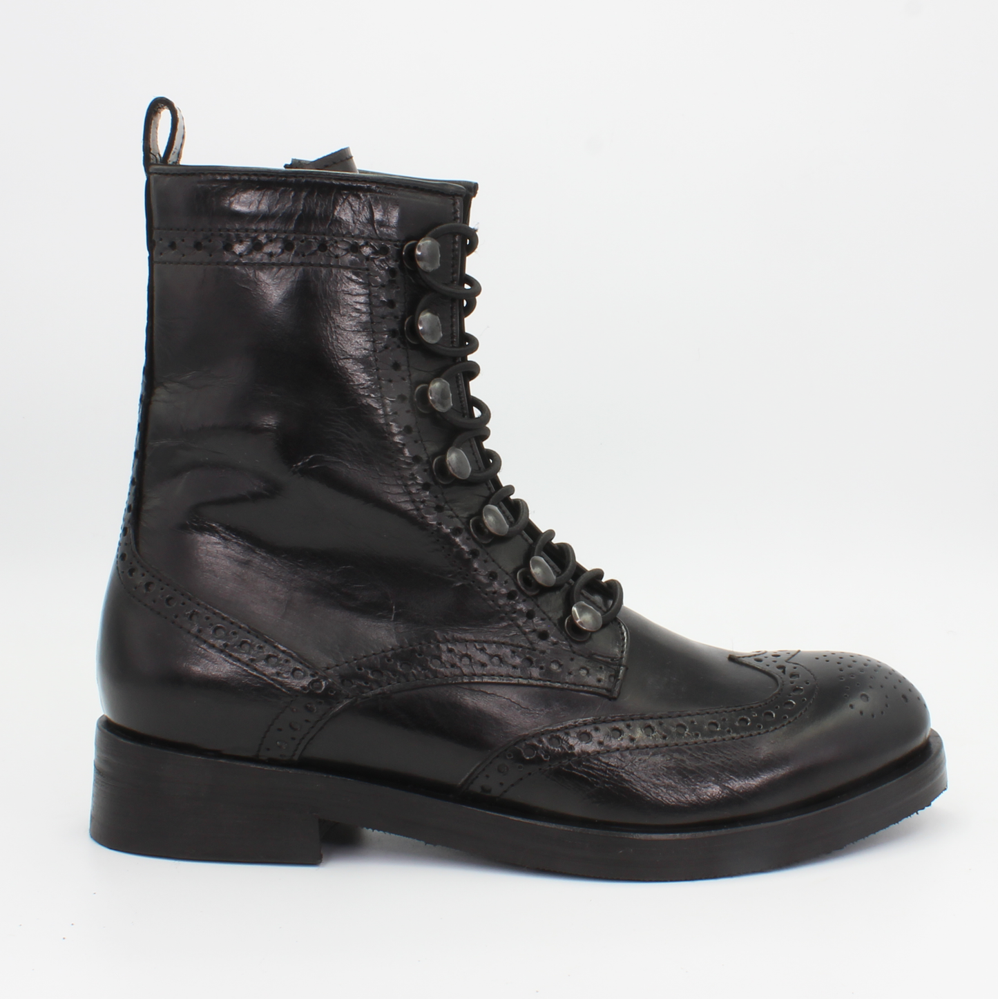 Shop Handmade Italian Leather Lace-up Ankle Boot in Nero (37907/7) or browse our range of hand-made Italian boots for women in leather or suede in-store at Aliverti Durban or Cape Town, or shop online. We deliver in South Africa & offer multiple payment plans as well as accept multiple safe & secure payment methods.