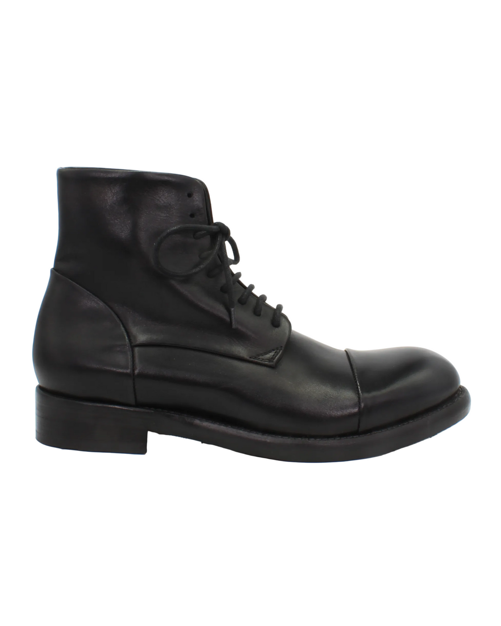 Shop Handmade Italian Leather Derby Boot in Nero (JP36526/43) or browse our range of hand-made Italian boots for men in leather or suede in-store at Aliverti Cape Town, or shop online. We deliver in South Africa & offer multiple payment plans as well as accept multiple safe & secure payment methods.