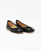 Shop Handmade Italian Leather Women's ballerina pump in calf leather nero (ESE485) or browse our range of hand-made Italian shoes in leather or suede in-store at Aliverti Cape Town, or shop online. We deliver in South Africa & offer multiple payment plans as well as accept multiple safe & secure payment methods.