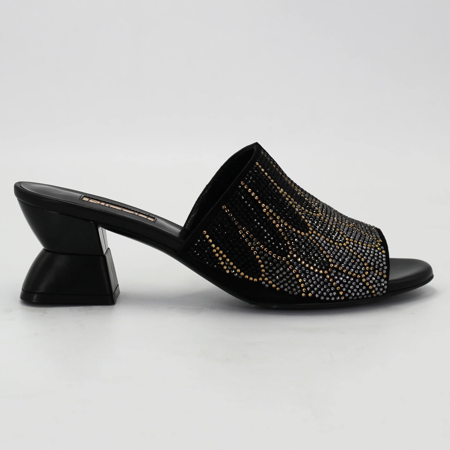 Shop Handmade Italian Leather Women's bedazzled block heel in calf leather nero (ELVALERY) or browse our range of hand-made Italian shoes in leather or suede in-store at Aliverti Cape Town, or shop online. We deliver in South Africa & offer multiple payment plans as well as accept multiple safe & secure payment methods.