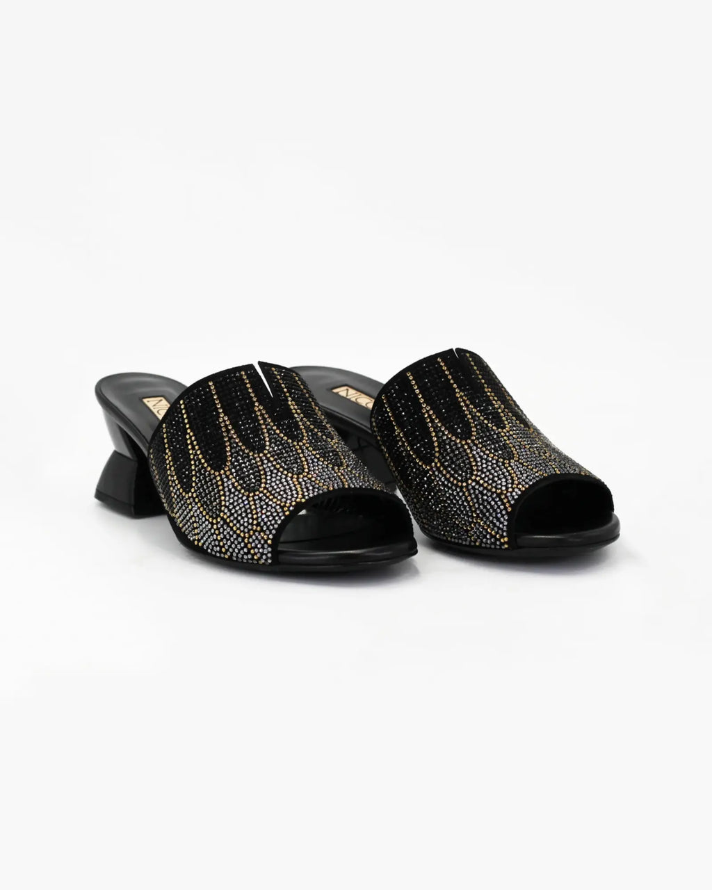 Shop Handmade Italian Leather Women's bedazzled block heel in calf leather nero (ELVALERY) or browse our range of hand-made Italian shoes in leather or suede in-store at Aliverti Cape Town, or shop online. We deliver in South Africa & offer multiple payment plans as well as accept multiple safe & secure payment methods.
