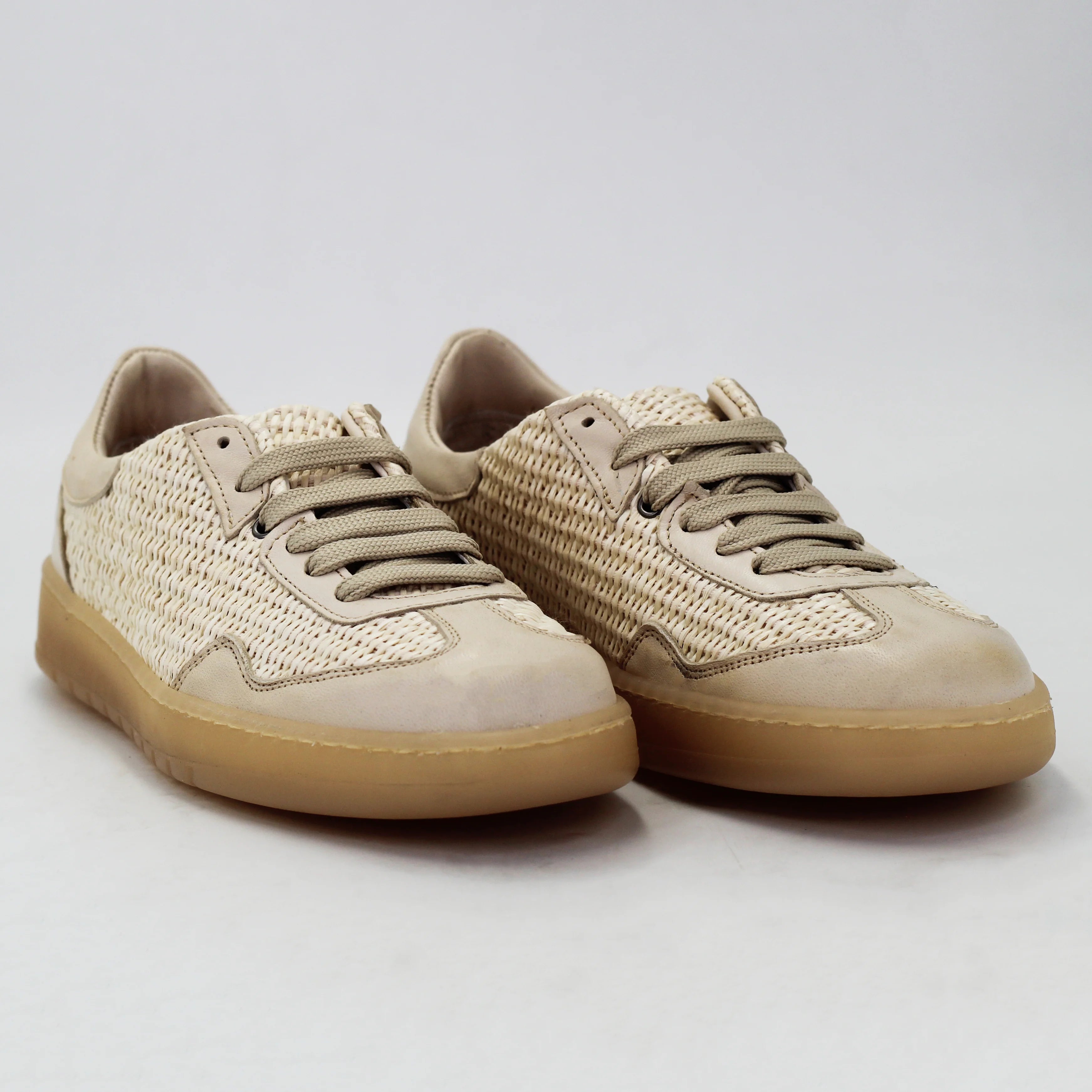 Shop Handmade Italian Leather Women's sneaker in calf leather off white (GRD804/V1) or browse our range of hand-made Italian shoes in leather or suede in-store at Aliverti Cape Town, or shop online. We deliver in South Africa & offer multiple payment plans as well as accept multiple safe & secure payment methods.