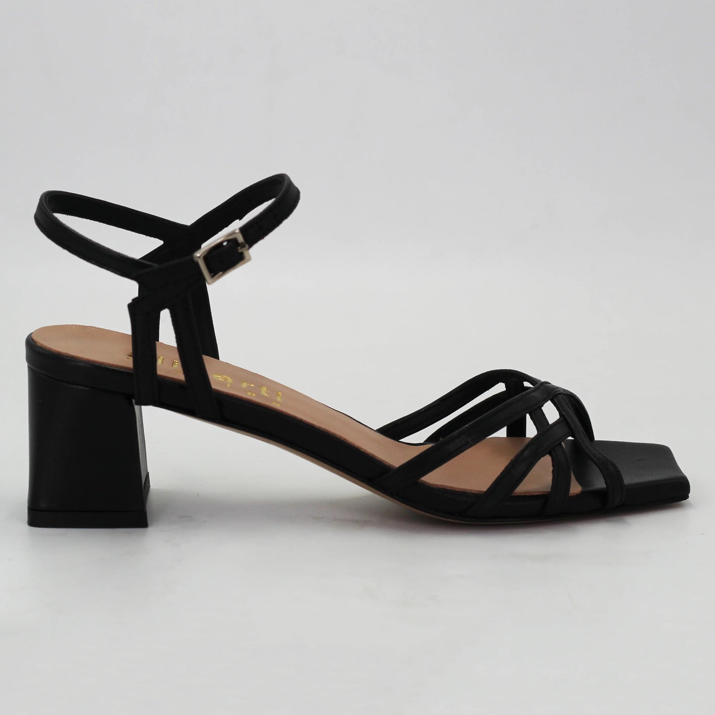 Shop Handmade Italian Leather Women's block heel in calf leather nero (ALOPERA6) or browse our range of hand-made Italian shoes in leather or suede in-store at Aliverti Cape Town, or shop online. We deliver in South Africa & offer multiple payment plans as well as accept multiple safe & secure payment methods.