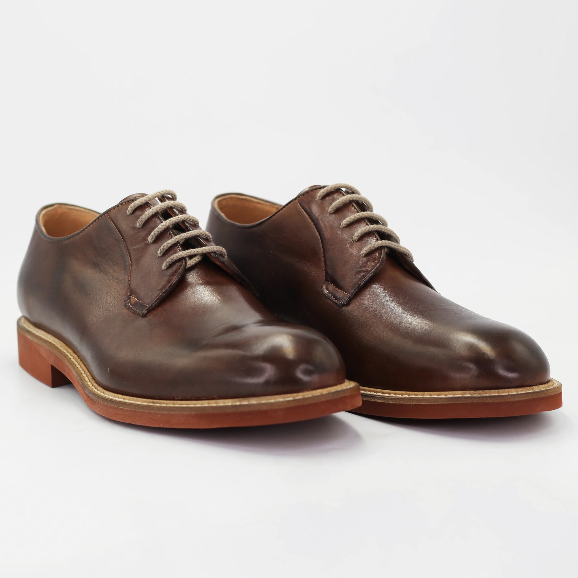 Shop Handmade Italian Leather men's derby in calf leather testa di moro (GRU1019) or browse our range of hand-made Italian shoes in leather or suede in-store at Aliverti Cape Town, or shop online. We deliver in South Africa & offer multiple payment plans as well as accept multiple safe & secure payment methods.