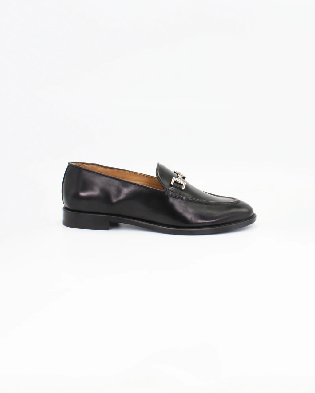 Shop Handmade Italian Leather Moccasin in Nero (BRD9426) or browse our range of hand-made Italian shoes for women in leather or suede in-store at Aliverti Cape Town, or shop online. We deliver in South Africa & offer multiple payment plans as well as accept multiple safe & secure payment methods.