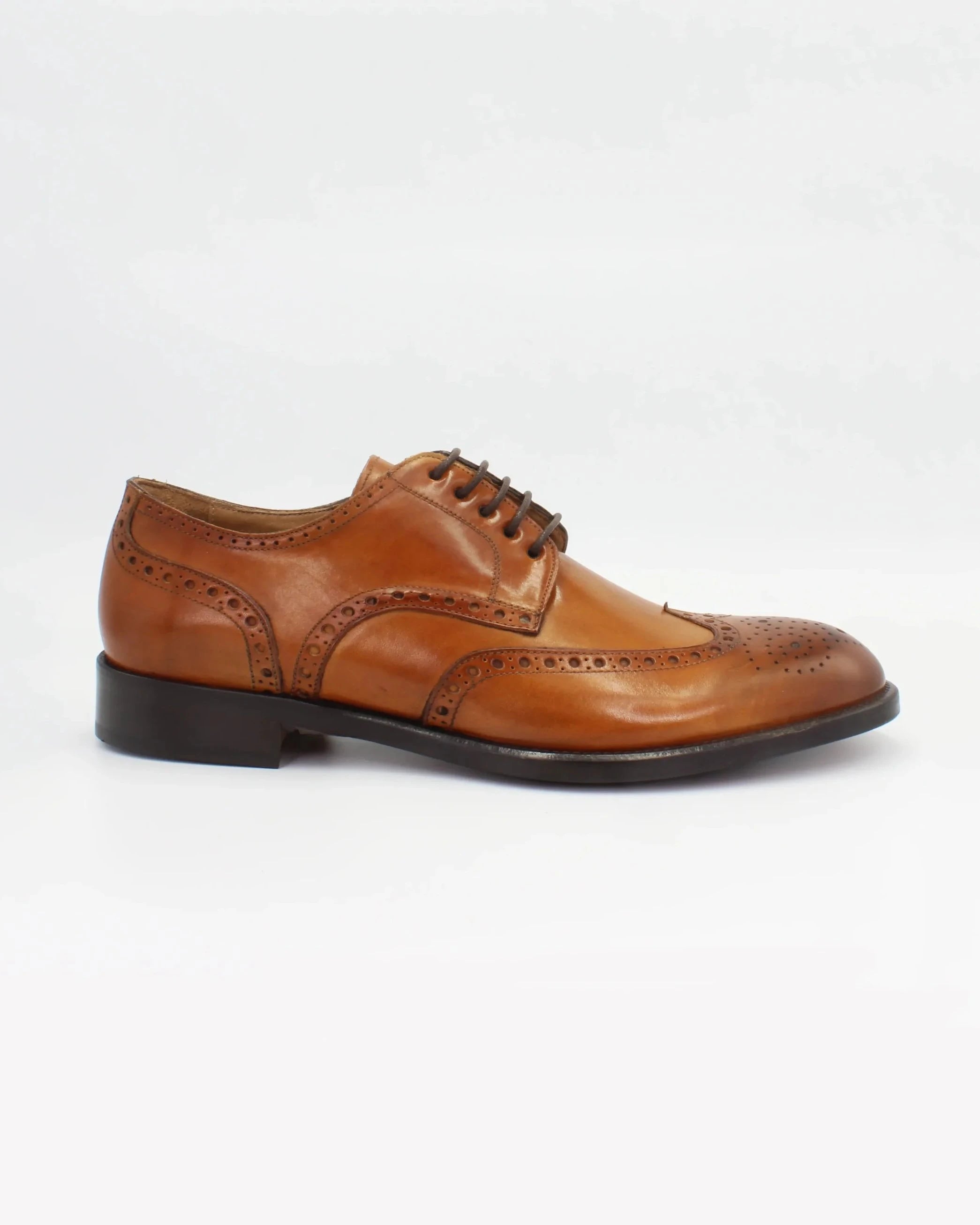 Shop Handmade Italian Leather Oxford in Siena (BRU11226) or browse our range of hand-made Italian shoes for men in leather or suede in-store at Aliverti Cape Town, or shop online. We deliver in South Africa & offer multiple payment plans as well as accept multiple safe & secure payment methods.