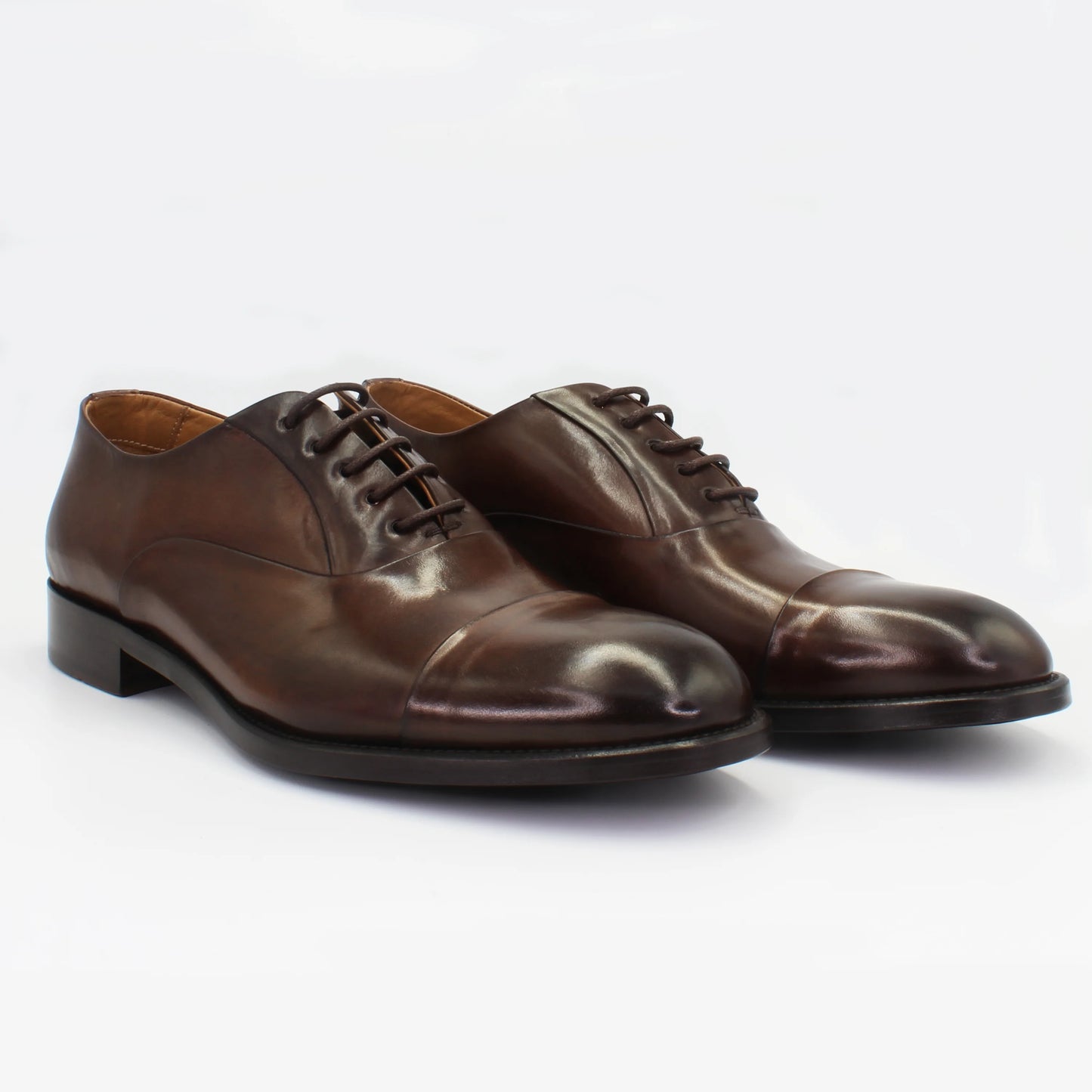 Shop Handmade Italian Leather Oxford in T.Moro (BRU11278)  or browse our range of hand-made Italian Shoes for men in leather or suede in-store at Aliverti Cape Town, or shop online. We deliver in South Africa & offer multiple payment plans as well as accept multiple safe & secure payment methods.