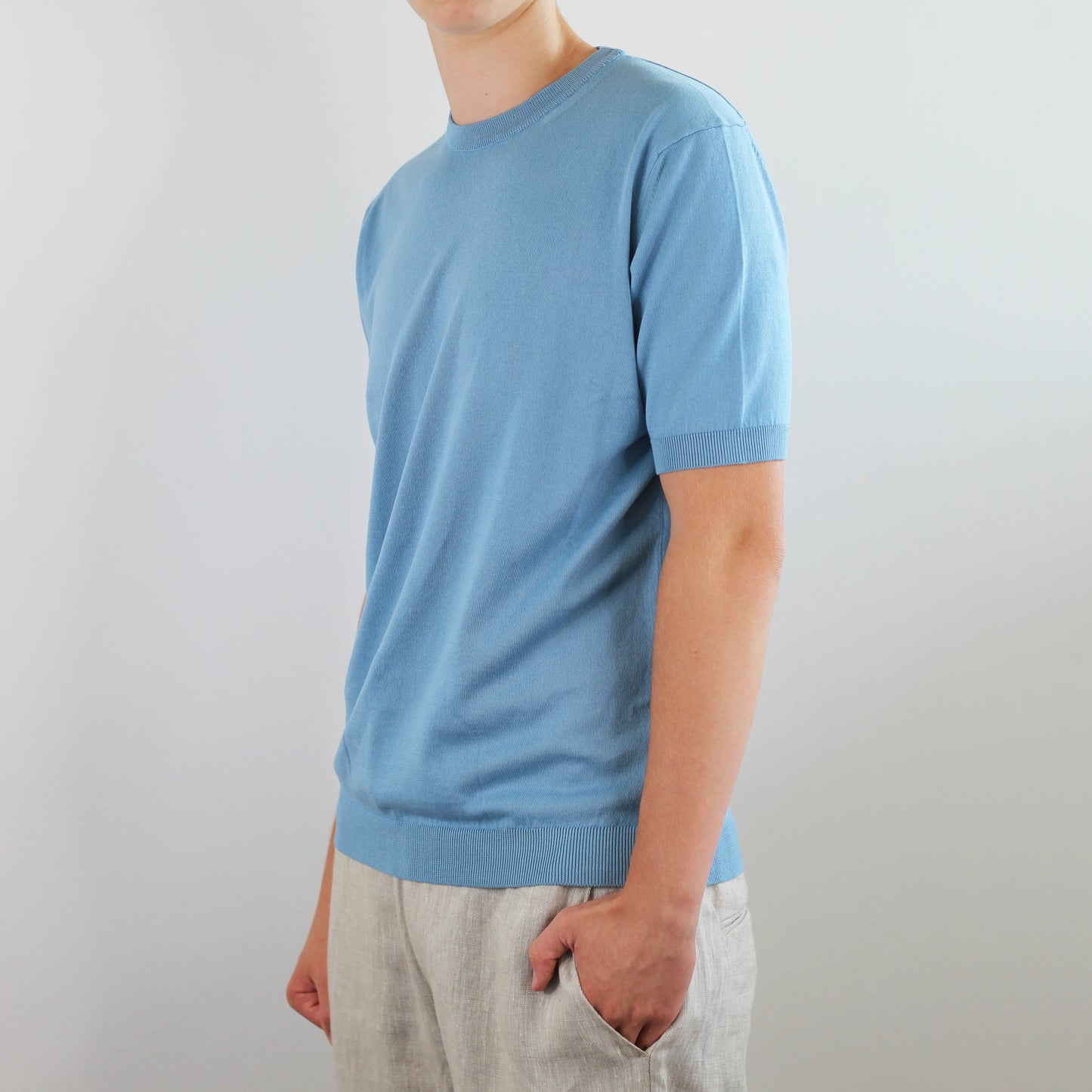 Shop Vela Men's Maglia Girocollo Crewneck in Light Blue (30352140) or browse our range of men's Italian clothing and shoes in leather in-store at Aliverti Cape Town, or shop online. We deliver in South Africa & offer multiple payment plans as well as accept multiple safe & secure payment methods.