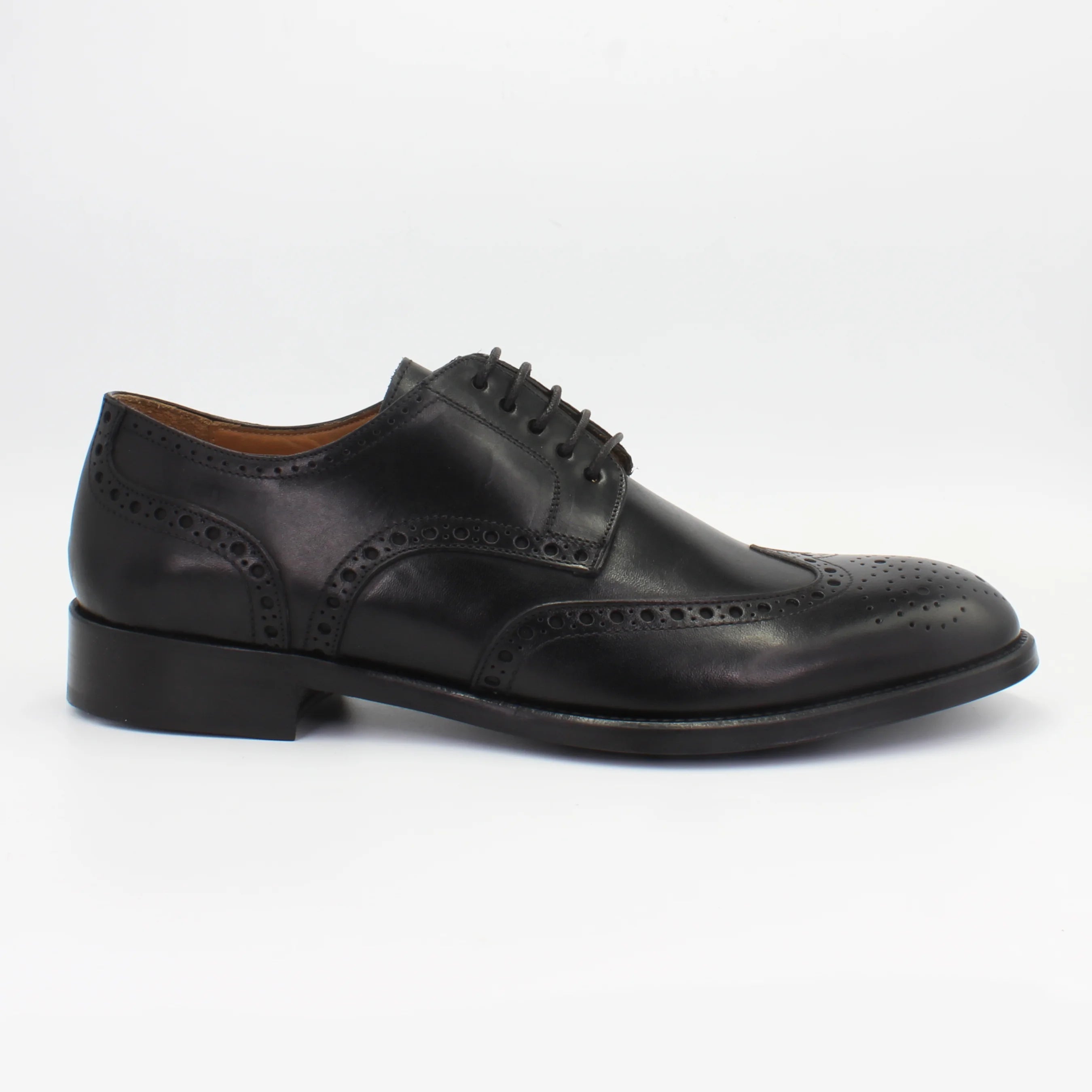 Shop Handmade Italian Leather Oxford in Nero (BRU11226)  or browse our range of hand-made Italian shoes in leather or suede in-store at Aliverti Cape Town, or shop online. We deliver in South Africa & offer multiple payment plans as well as accept multiple safe & secure payment methods.