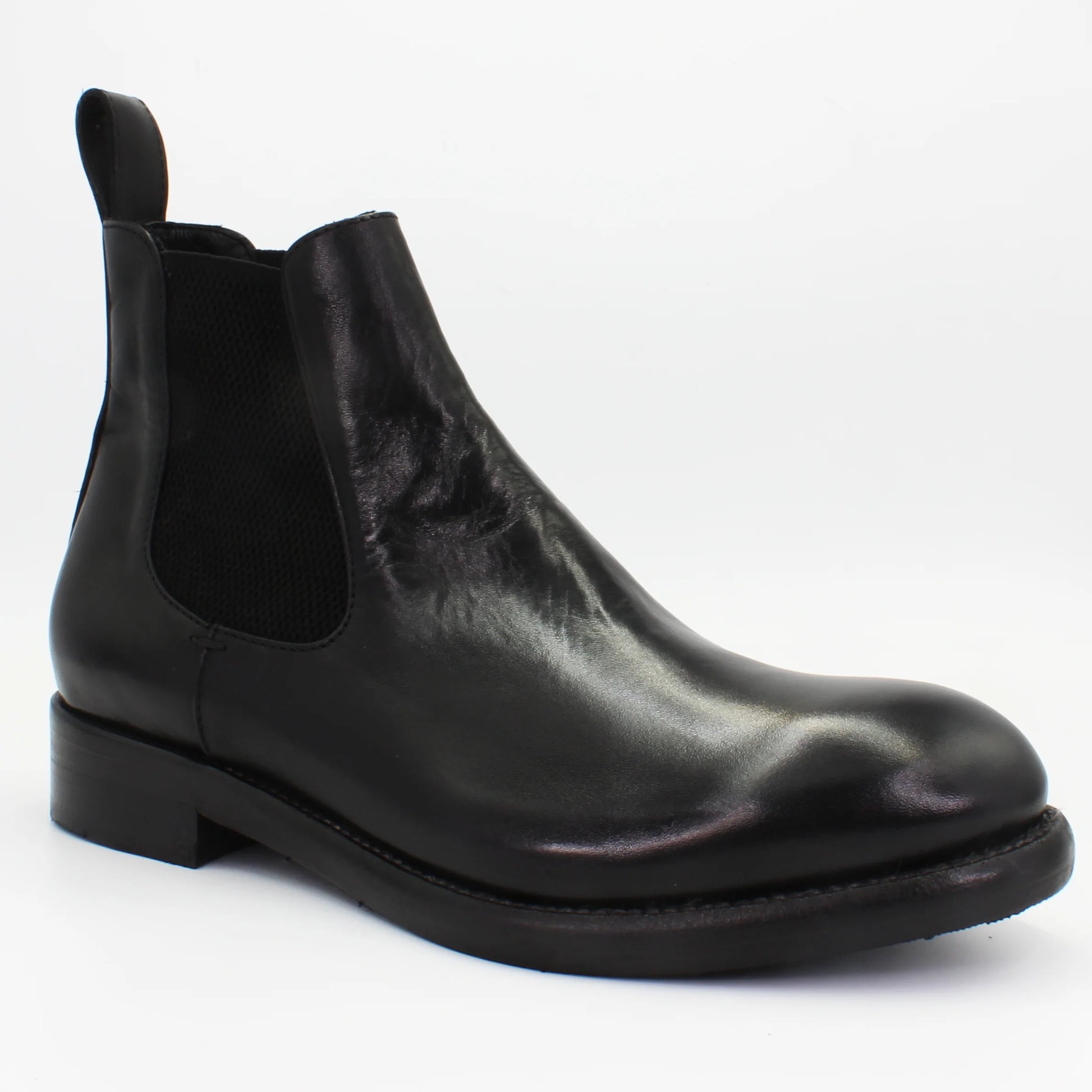 Shop Handmade Italian Leather Chelsea Boot in Nero (JP36526/20) or browse our range of hand-made Italian boots for men in leather or suede in-store at Aliverti Cape Town, or shop online. We deliver in South Africa & offer multiple payment plans as well as accept multiple safe & secure payment methods.