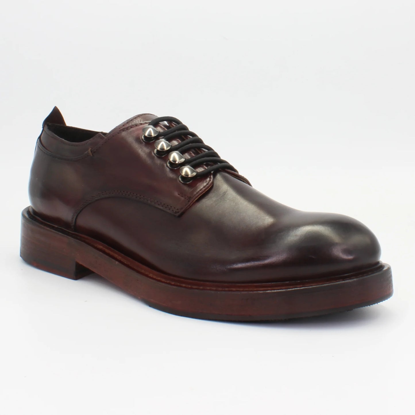 Shop Handmade Italian Leather Oxford in Cordovan (JP37907/4) or browse our range of hand-made Italian shoes for women in leather or suede in-store at Aliverti Cape Town, or shop online. We deliver in South Africa & offer multiple payment plans as well as accept multiple safe & secure payment methods.