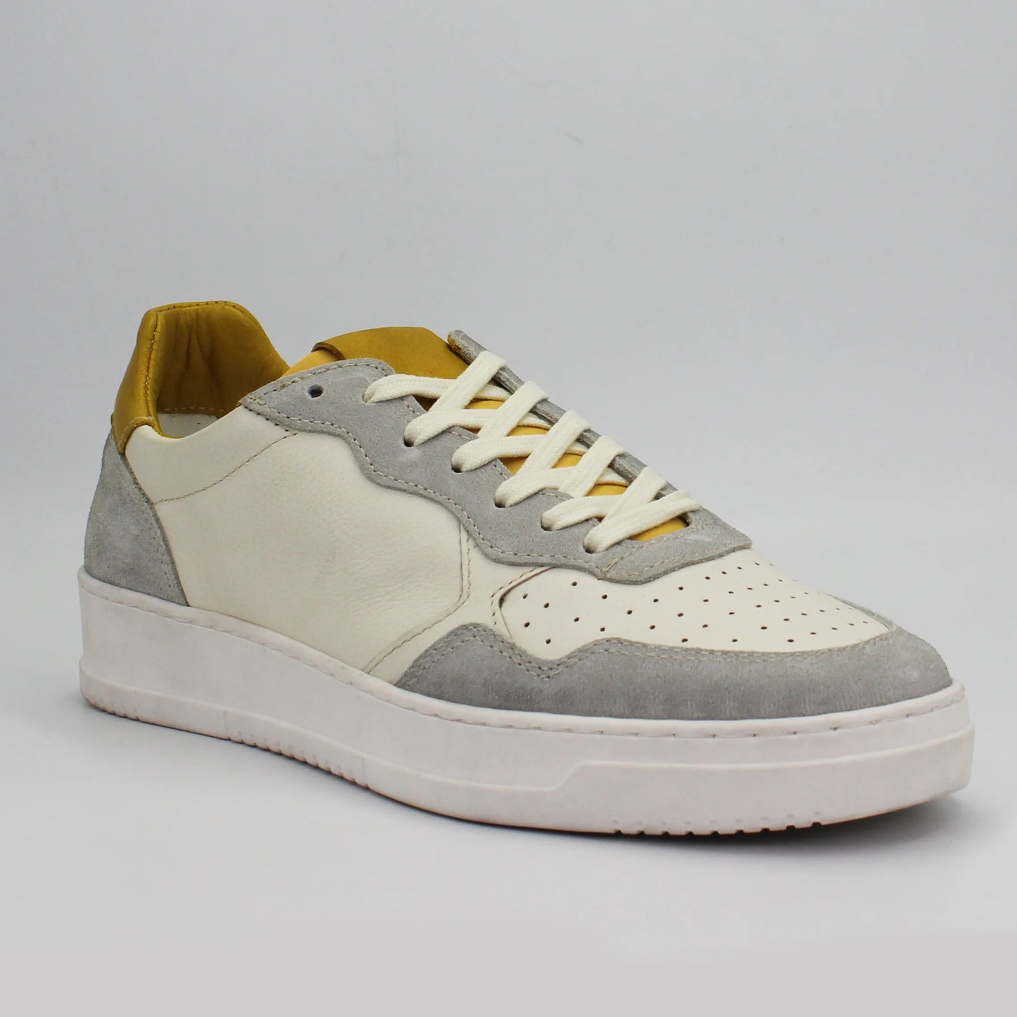 Shop Handmade Italian Leather Sneaker in Cam Ice (07Force) or browse our range of hand-made Italian shoes for men in leather or suede in-store at Aliverti Cape Town, or shop online. We deliver in South Africa & offer multiple payment plans as well as accept multiple safe & secure payment methods.