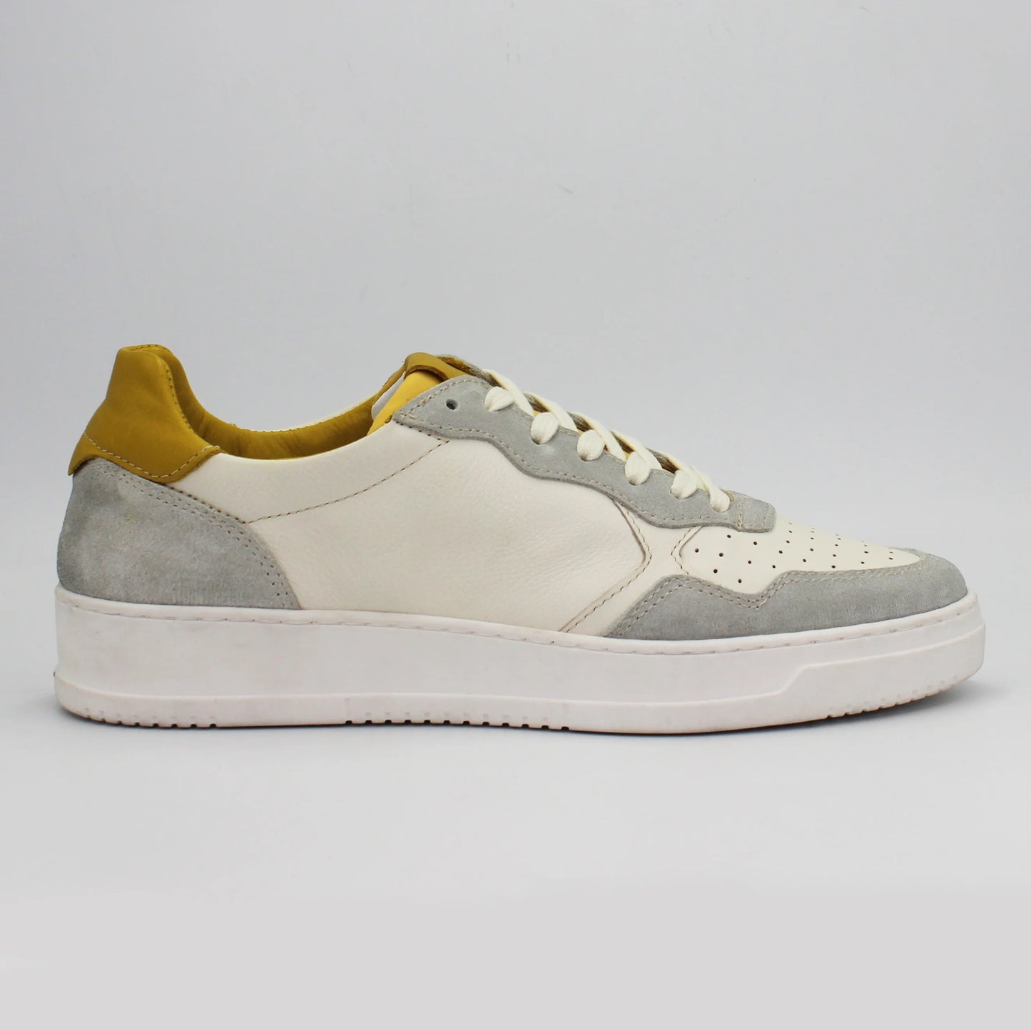 Shop Handmade Italian Leather Sneaker in Cam Ice (07Force) or browse our range of hand-made Italian shoes for men in leather or suede in-store at Aliverti Cape Town, or shop online. We deliver in South Africa & offer multiple payment plans as well as accept multiple safe & secure payment methods.