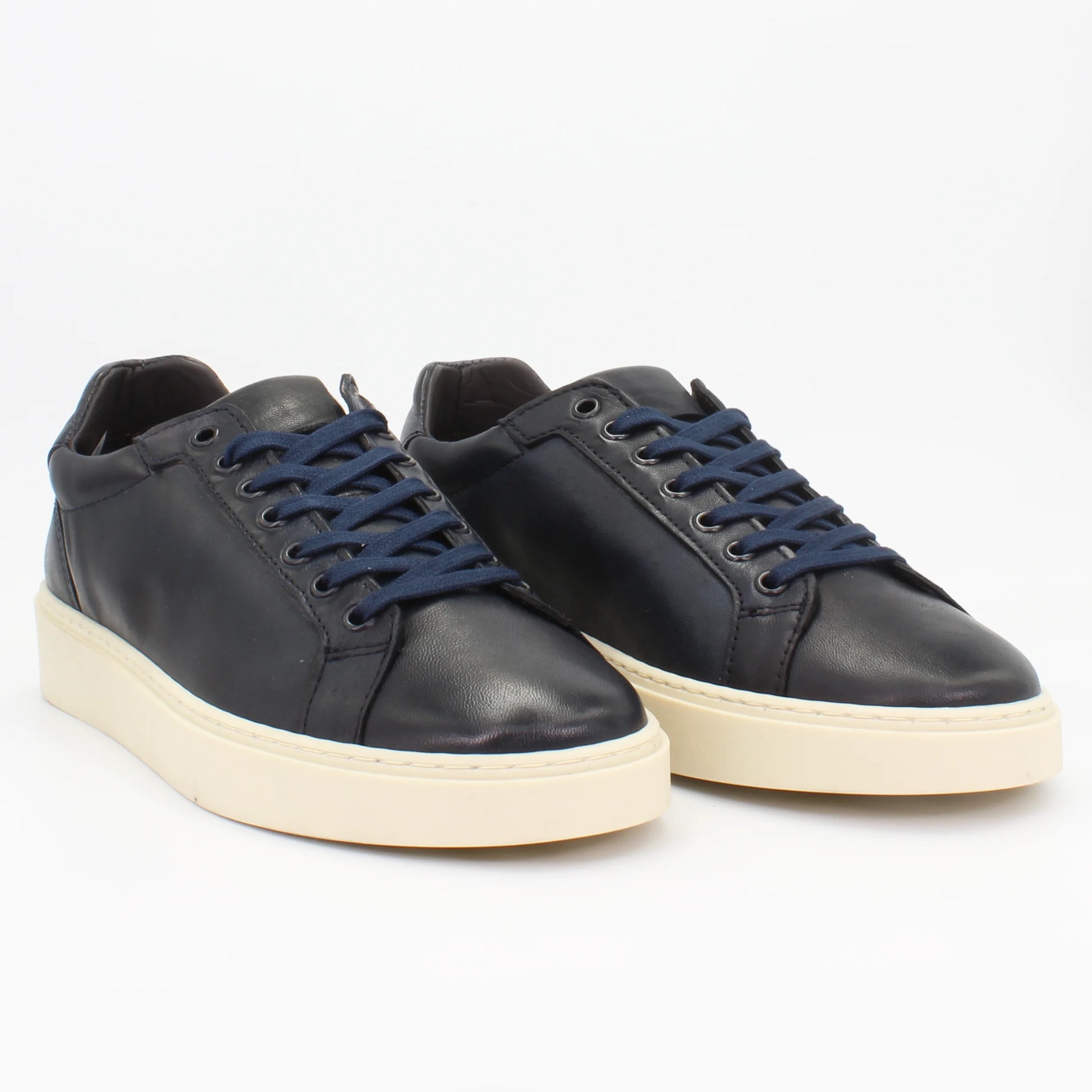 Shop Handmade Italian Leather Sneakers in Blu (COR1068) or browse our range of hand-made Italian shoes for men in leather or suede in-store at Aliverti Cape Town, or shop online. We deliver in South Africa & offer multiple payment plans as well as accept multiple safe & secure payment methods.