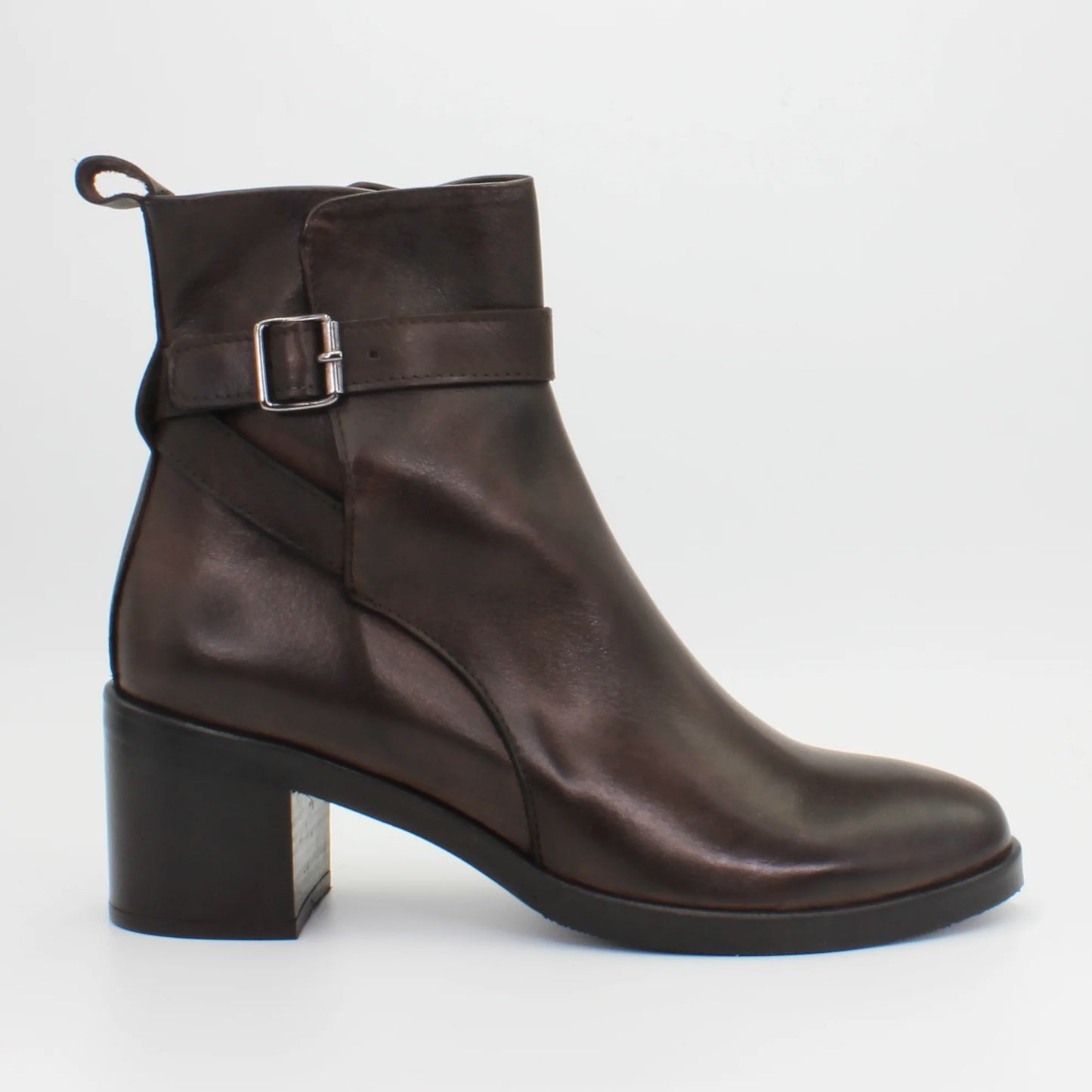 Shop Handmade Italian Leather Boot in Testa Di Moro (GC2560) or browse our range of hand-made Italian boots for women in leather or suede in-store at Aliverti Cape Town, or shop online. We deliver in South Africa & offer multiple payment plans as well as accept multiple safe & secure payment methods.