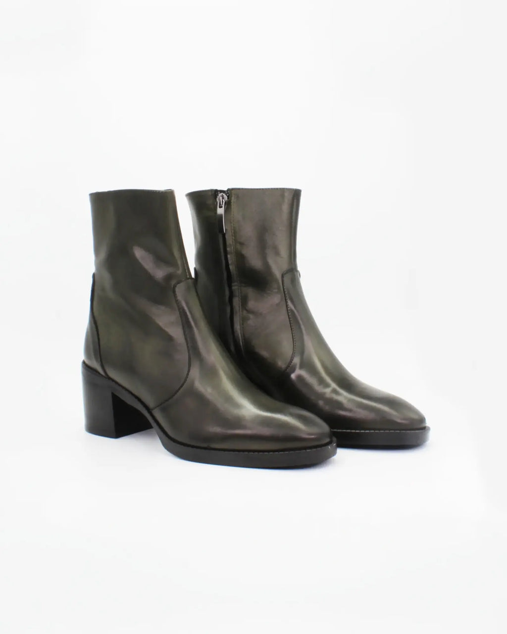 Shop Handmade Italian Leather Boot in Verde (GC3411) or browse our range of hand-made Italian boots for women in leather or suede in-store at Aliverti Cape Town, or shop online. We deliver in South Africa & offer multiple payment plans as well as accept multiple safe & secure payment methods.