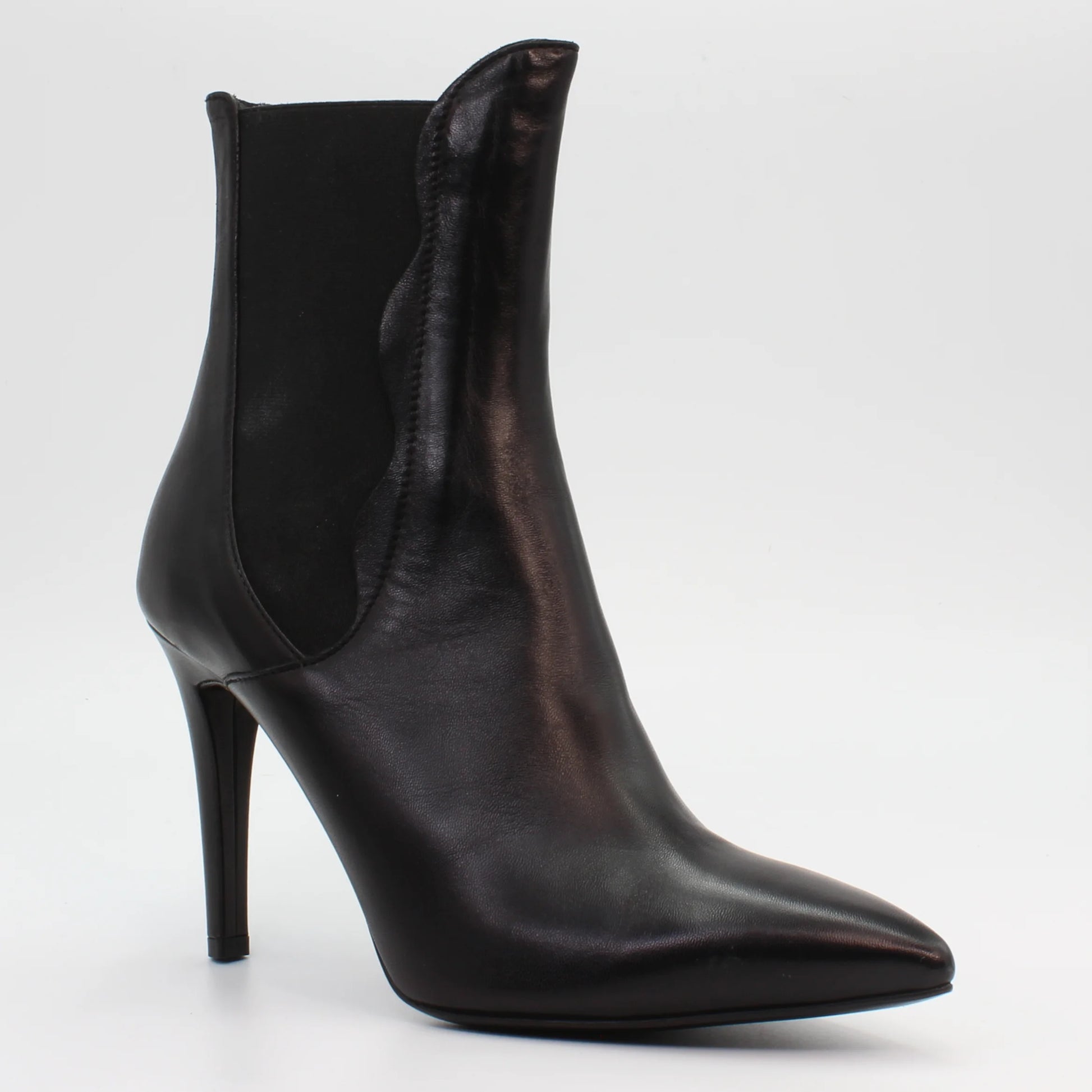 Shop Ladies Italian Stiletto Ankle Boot in Black (AL57525) or browse our range of hand-made Italian ankle boots in leather or suede in-store at Aliverti Durban or Cape Town, or shop online. We deliver in South Africa & offer multiple payment plans as well as accept multiple safe & secure payment methods.
