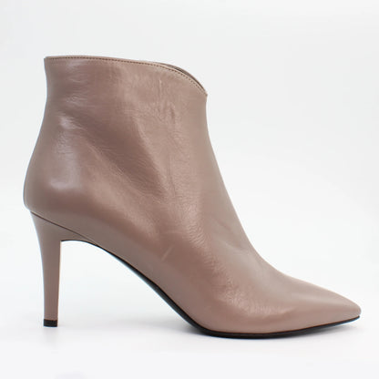 Shop Leather Ankle Boot with Pencil Heel in Stone (MDF57723) or browse our range of hand-made Italian ankle boots in leather or suede in-store at Aliverti Durban or Cape Town, or shop online. We deliver in South Africa & offer multiple payment plans as well as accept multiple safe & secure payment methods.