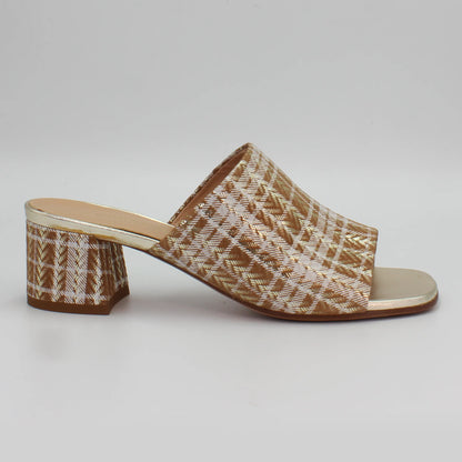 Ladies Elegant Slip-on. Genuine calf leather laminated upper and leather sole. Laminated heel, 3cm. Made in Italy.