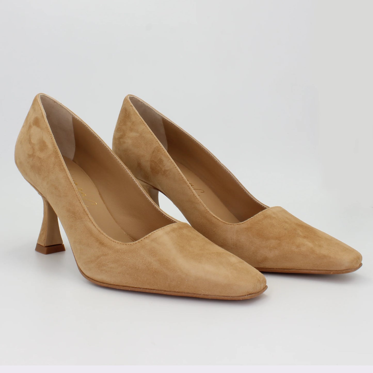 Shop Handmade Italian Leather Suede Heel in Legno (V51) or browse our range of hand-made Italian shoes for women in leather or suede in-store at Aliverti Cape Town, or shop online. We deliver in South Africa & offer multiple payment plans as well as accept multiple safe & secure payment methods.