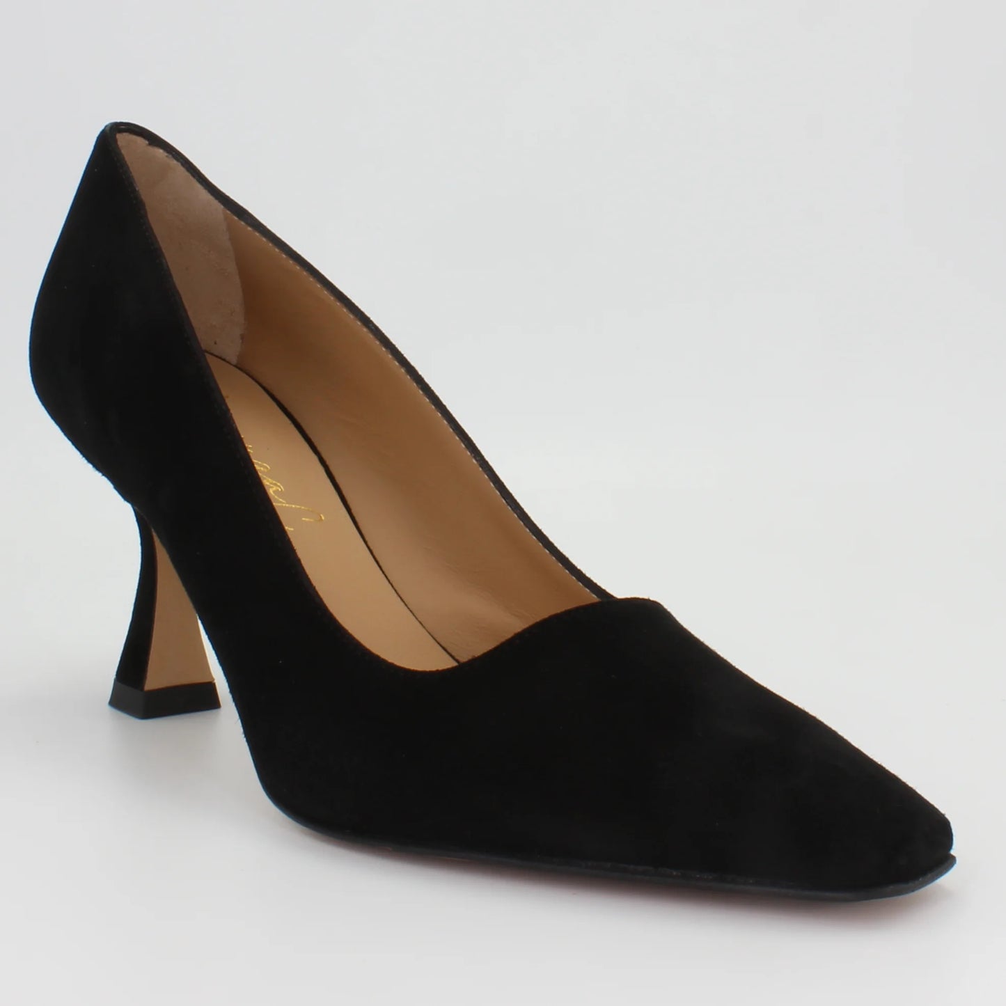 Shop Handmade Italian Leather Suede Heel in Nero (V51) or browse our range of hand-made Italian shoes for women in leather or suede in-store at Aliverti Cape Town, or shop online. We deliver in South Africa & offer multiple payment plans as well as accept multiple safe & secure payment methods.