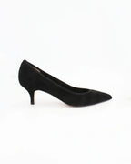 Shop Handmade Italian Leather Women's Low Court Heel in Suede Nero Black (CR543) or browse our range of hand-made Italian shoes for women in leather or suede in-store at Aliverti Cape Town, or shop online. We deliver in South Africa & offer multiple payment plans as well as accept multiple safe & secure payment methods.
