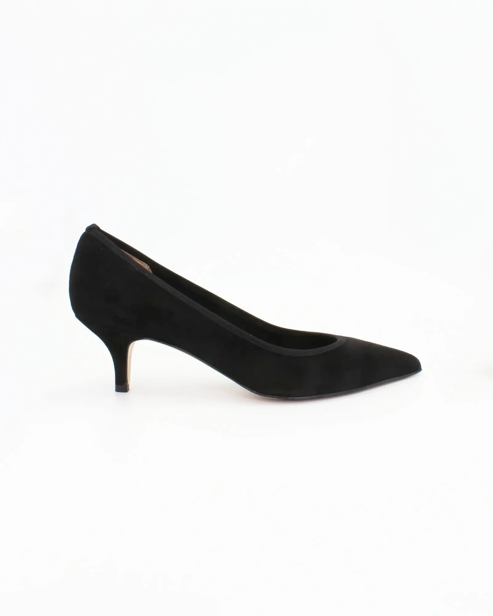 Shop Handmade Italian Leather Women's Low Court Heel in Suede Nero Black (CR543) or browse our range of hand-made Italian shoes for women in leather or suede in-store at Aliverti Cape Town, or shop online. We deliver in South Africa & offer multiple payment plans as well as accept multiple safe & secure payment methods.