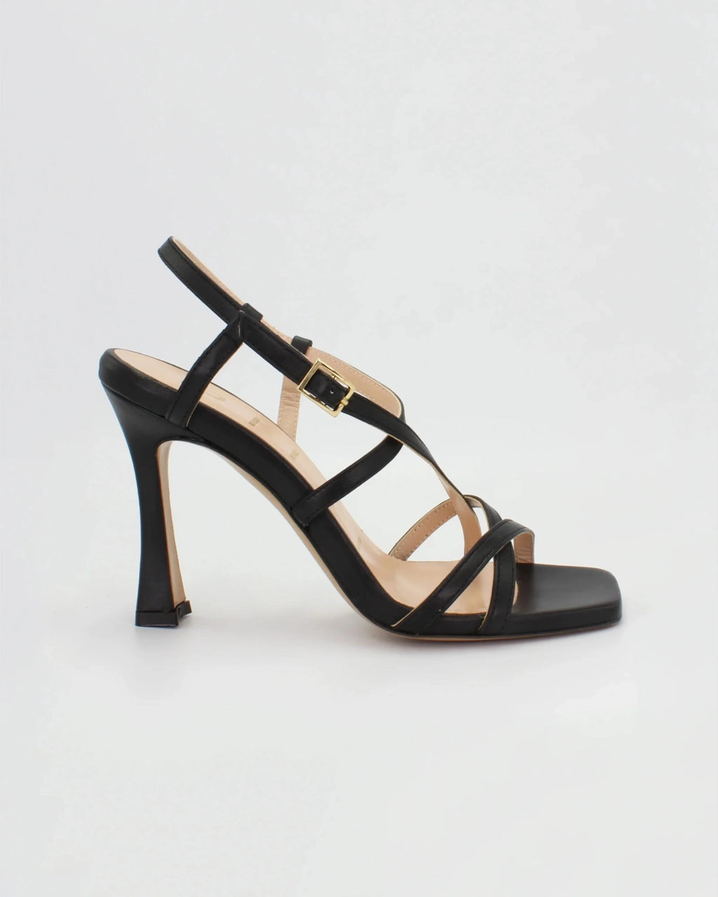 Shop Handmade Italian Leather High Heel in Nero (MP26102) or browse our range of hand-made Italian shoes for women in leather or suede in-store at Aliverti Cape Town, or shop online. We deliver in South Africa & offer multiple payment plans as well as accept multiple safe & secure payment methods.