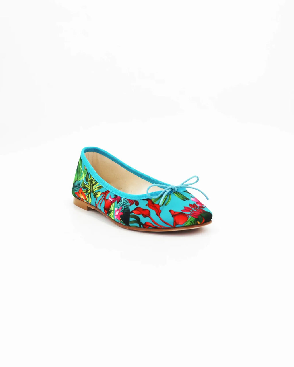  Shop Handmade Italian Leather Women's Ballerina Pump in Neoprene Floral Blue or browse our range of hand-made Italian shoes in leather or suede in-store at Aliverti Cape Town, or shop online. We deliver in South Africa & offer multiple payment plans as well as accept multiple safe & secure payment methods.