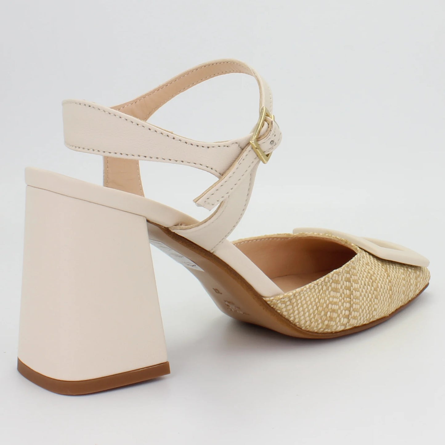 Shop Handmade Italian Leather Block Heel in Raffia Natur (MP17102) or browse our range of hand-made Italian shoes for women in leather or suede in-store at Aliverti Cape Town, or shop online. We deliver in South Africa & offer multiple payment plans as well as accept multiple safe & secure payment methods.