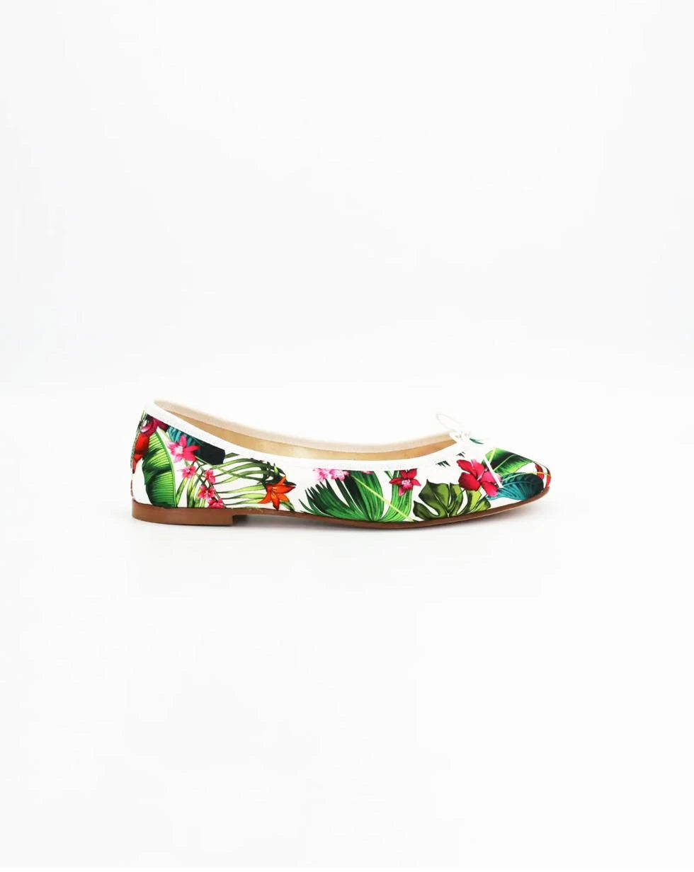  Shop Handmade Italian Leather Women's Ballerina Pump in Neoprene Floral White or browse our range of hand-made Italian shoes in leather or suede in-store at Aliverti Cape Town, or shop online. We deliver in South Africa & offer multiple payment plans as well as accept multiple safe & secure payment methods.