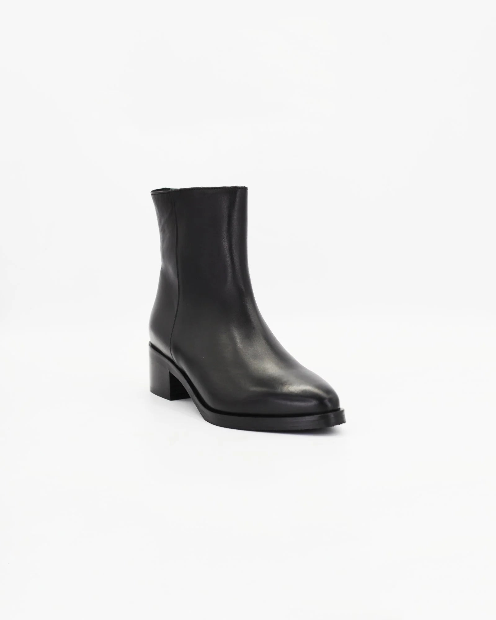 Shop Handmade Italian Leather Women's Block Heel Ankle Boot in Calf Leather Nero or browse our range of hand-made Italian shoes in leather or suede in-store at Aliverti Cape Town, or shop online. We deliver in South Africa & offer multiple payment plans as well as accept multiple safe & secure payment methods.