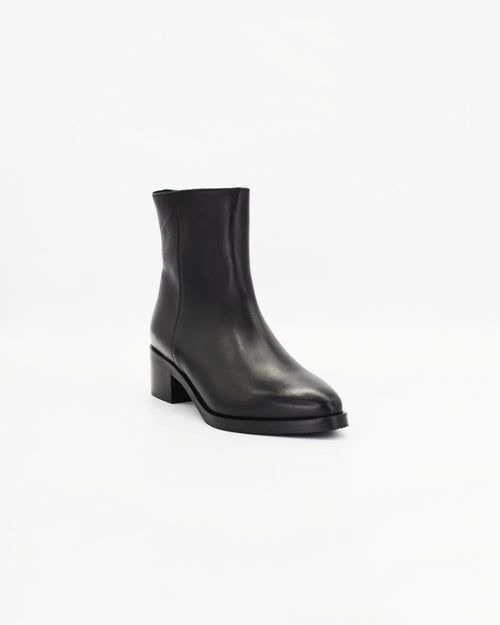 Shop Handmade Italian Leather Women's Block Heel Ankle Boot in Calf Leather Nero or browse our range of hand-made Italian shoes in leather or suede in-store at Aliverti Cape Town, or shop online. We deliver in South Africa & offer multiple payment plans as well as accept multiple safe & secure payment methods.