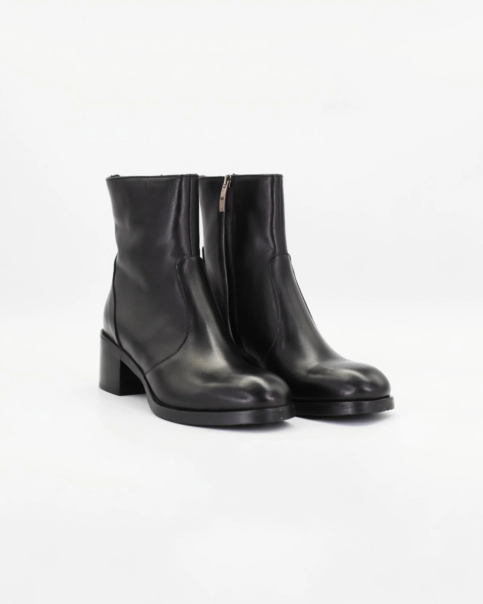 Women's Block Heel Ankle Boot in Calf Leather Nero