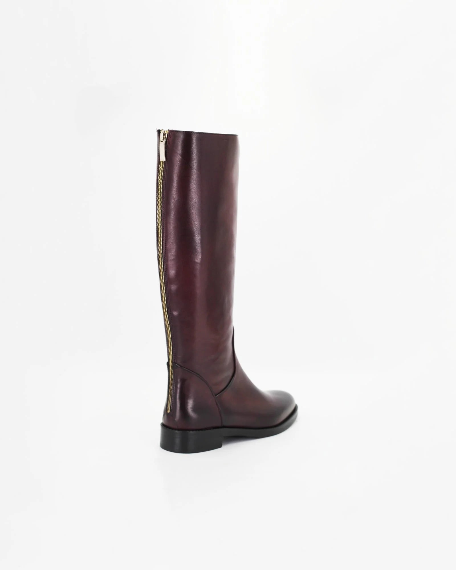 Shop Handmade Italian Leather Women's Long Boot in Calf Leather Burgundy or browse our range of hand-made Italian shoes in leather or suede in-store at Aliverti Cape Town, or shop online. We deliver in South Africa & offer multiple payment plans as well as accept multiple safe & secure payment methods.